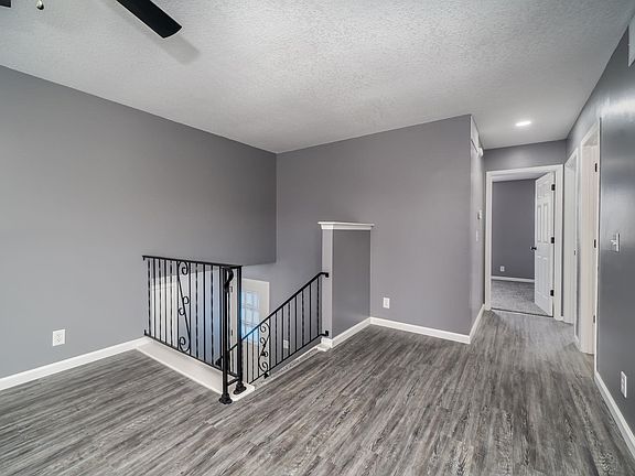 4th image of 2520 W Crawford Ave