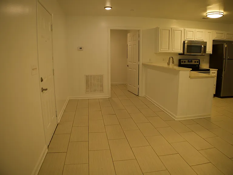 College Center Apartments — Photo 21