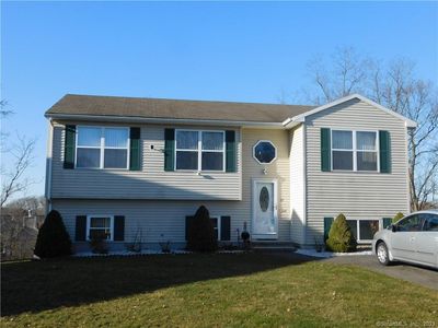 27 Laura Cir, East Haven, CT, 06513
