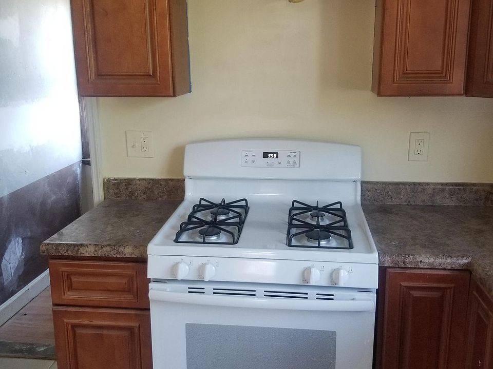 2nd image of 57 Arlington Ave APT 2