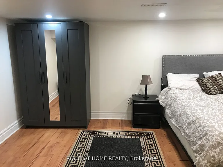 289 Laurentian Ave #BASEMENT — Photo 4