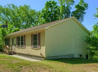 195 Pequoig Ave, Athol, MA 01331