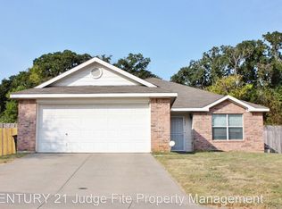 1484 Hedgewood Trl, Fort Worth, TX 76112