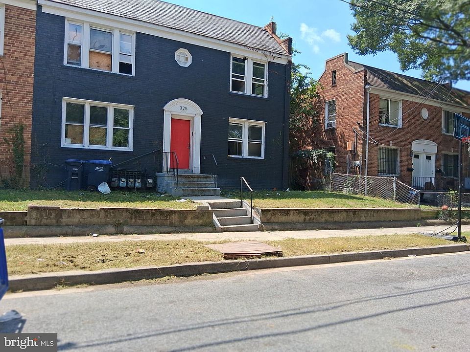 1st image of 325 Parkland Pl SE