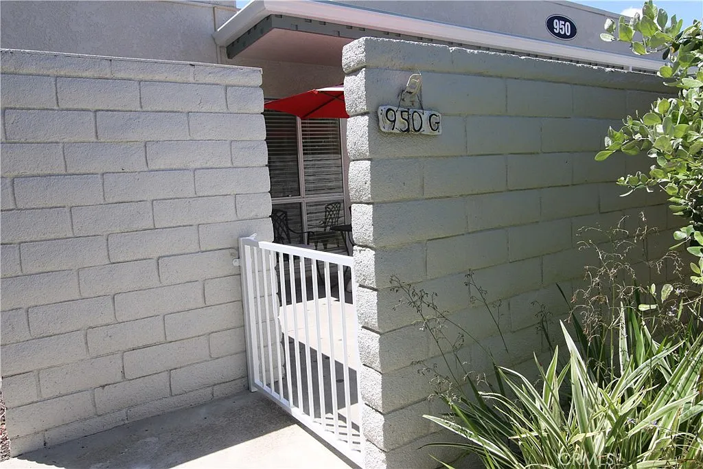 Building Photo - 950 Avenida Carmel #G