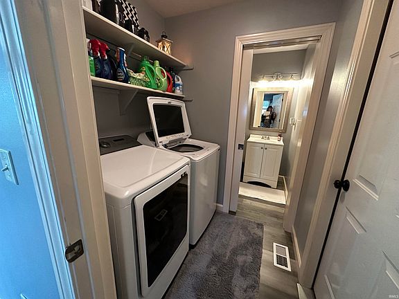 5th image of 2301 Wellington Ln