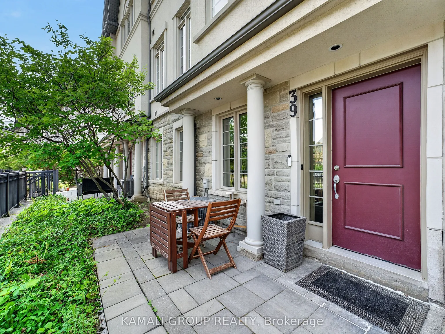 3 bed, $4,400 — Photo 2