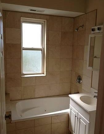 5th image of 4100 W Belmont Ave