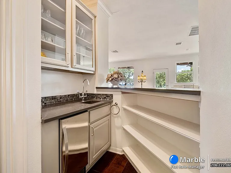 5511 Courtyard Dr — Photo 18