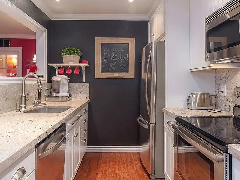 10757 Hortense St — Photo 2