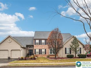 6066 Timberknoll Dr, Macungie, PA 18062