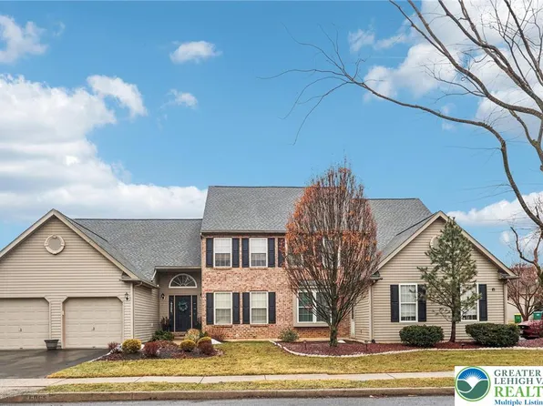 6066 Timberknoll Dr, Macungie, PA 18062