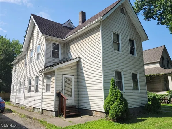 6212 Carpenter Ave, Cleveland, OH 44127