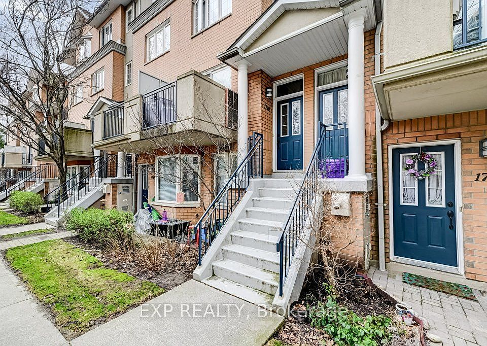 1st image of 28 Sommerset Way #1716