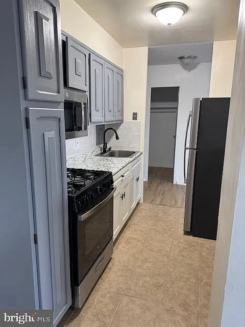 1 bed, 1.0 bath, 700 sqft, $1,700 — Photo 2