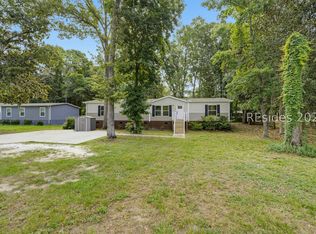 96 Sams Point Rd, Beaufort, SC 29907