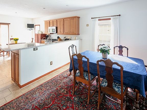 4th image of 28 Sterling Blvd #28