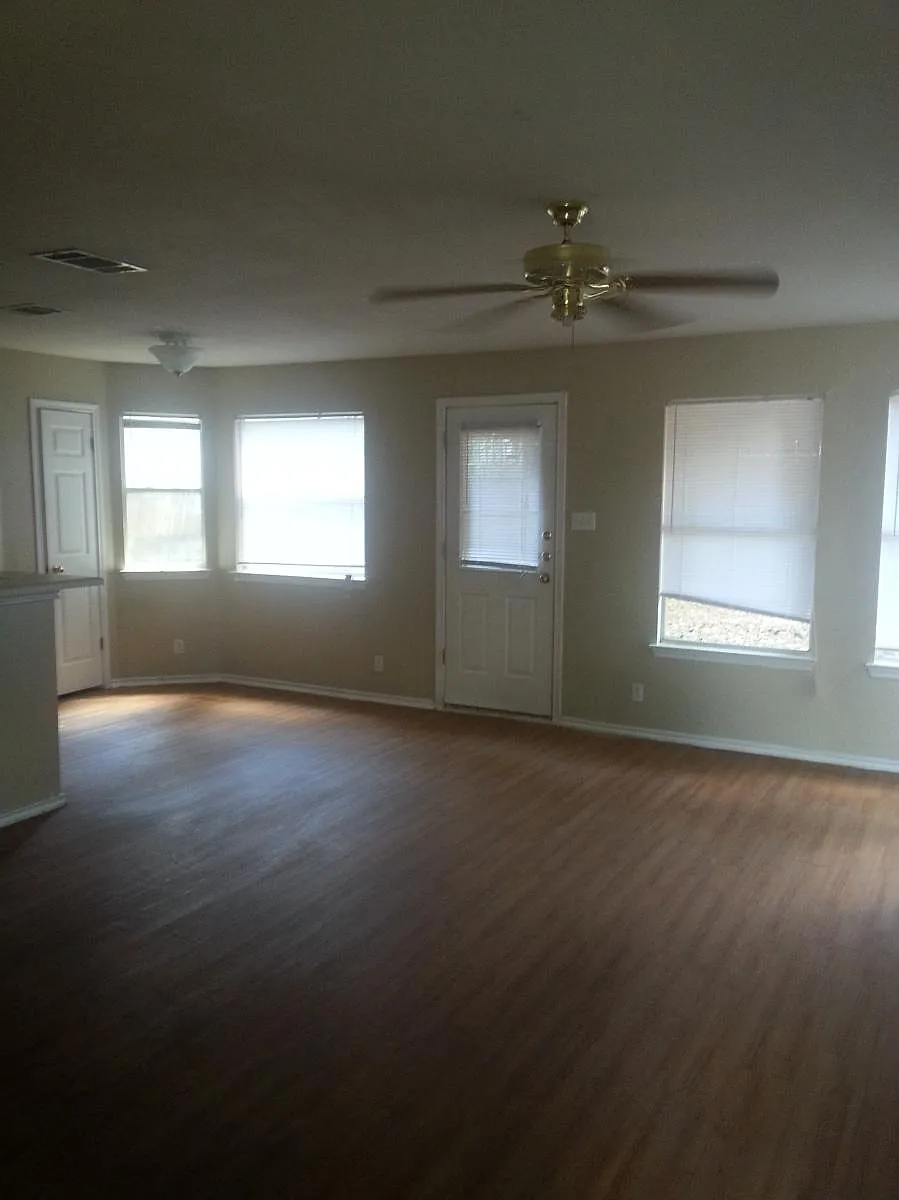 Livingroom - 120 Cedargrove