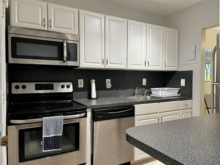 2271 NE 68th St #2028 — Photo 2