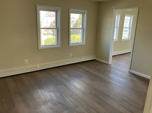 302 Maple Ave APT 1, Westbury, NY 11590