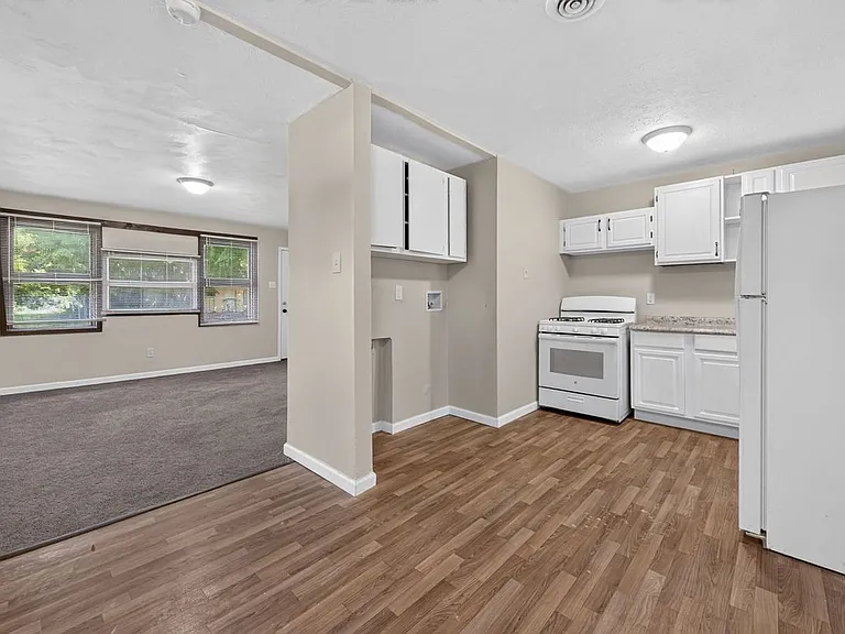 6 Amelia Dr — Photo 7