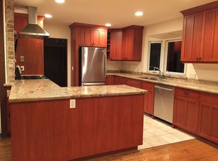 356 Laurel St, San Carlos, CA 94070