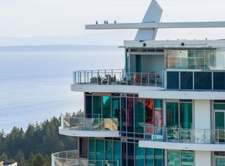 1501 Foster St #PENTHOUSE 2, White Rock, BC V4B5L8