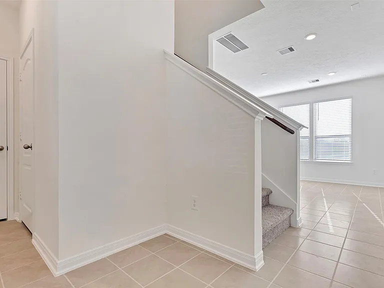 9423 Castillo Ct — Photo 6