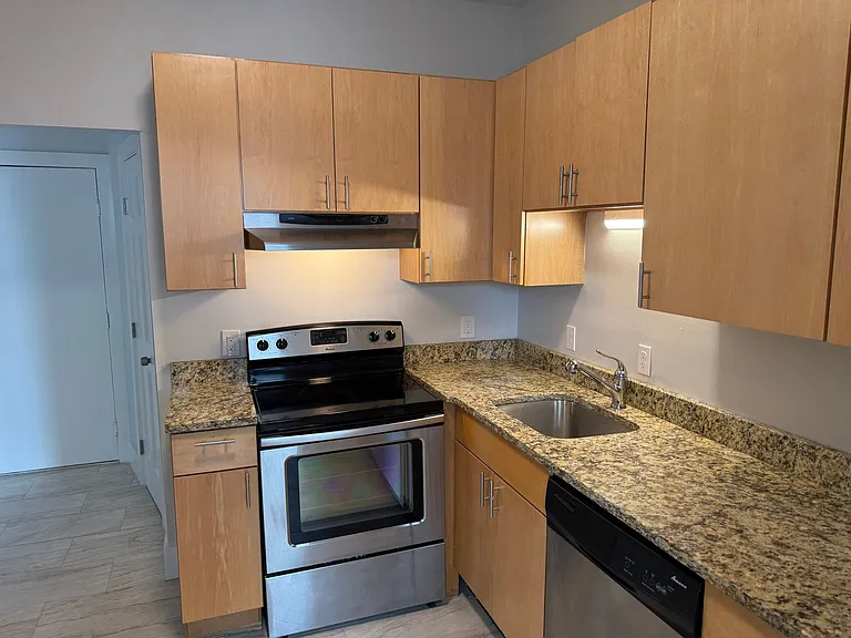 105 Main St — Photo 1