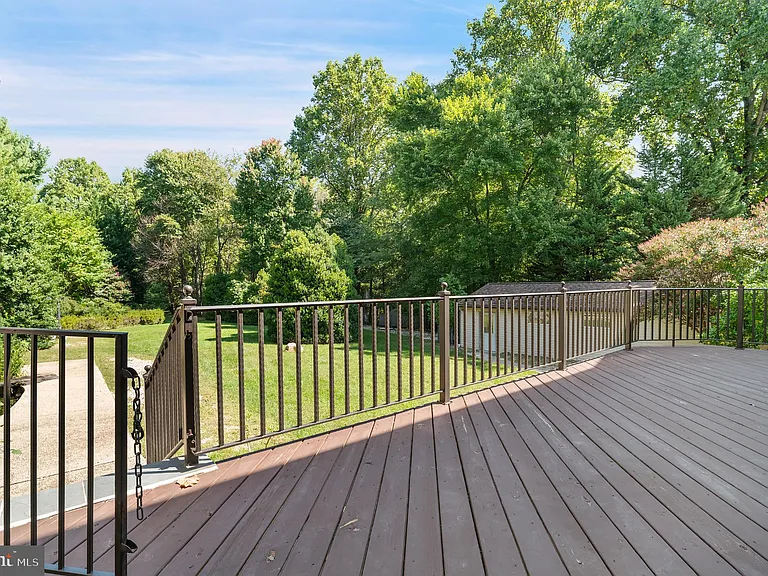 15729 Holly Grove Rd — Photo 77