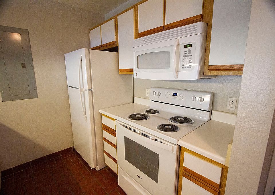 1st image of 517 Southwest Pkwy APT 104