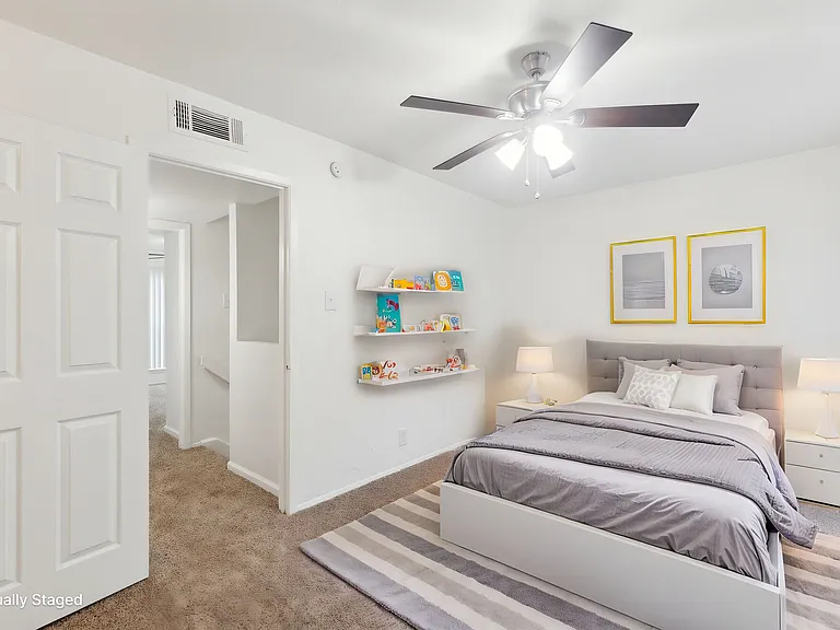 CrestWind Townhomes and Apartments — Photo 10