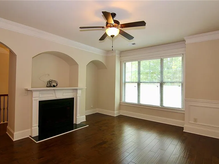 1660 Jardin Ct — Photo 4
