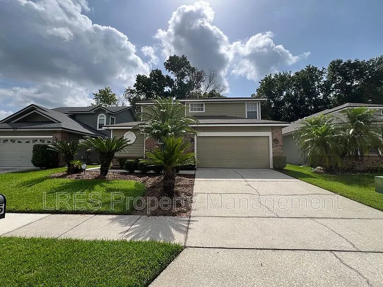1605 Slash Pine Pl — Photo 2