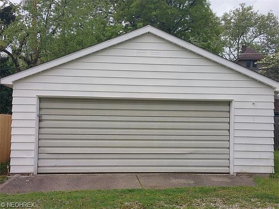 4th image of 1764 24th St