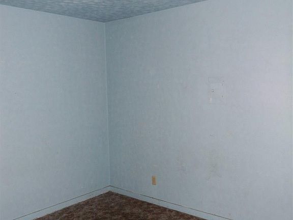 5th image of 917 Willow St
