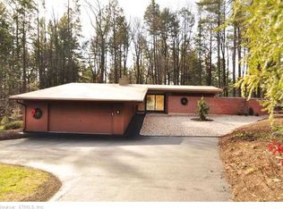 25 Rosewood Dr, Simsbury, CT 06070