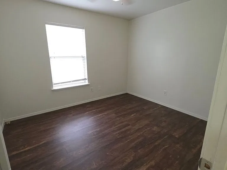 611 Preston Dr — Photo 14