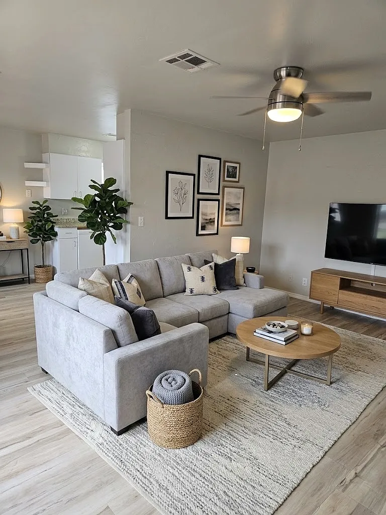 4 bed, 1382 sqft, $1,600 — Photo 1