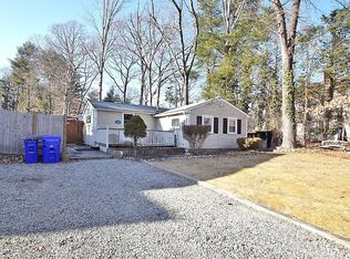 17 Kalmia Rd, Holbrook, MA 02343