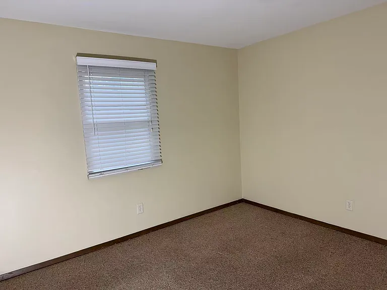 2709 Boxwood Ln — Photo 3