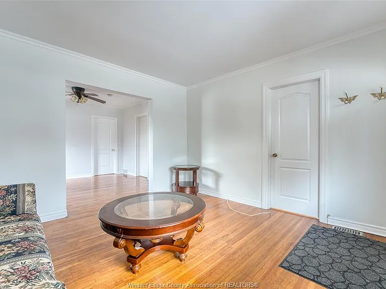 2226 Mercer St — Photo 8