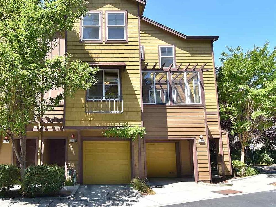 1st image of 22853 Kingsford Way