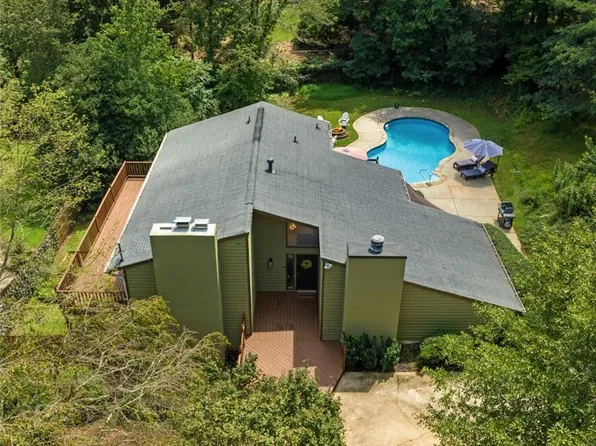 3624 Hardy Rd, Gainesville, GA 30506