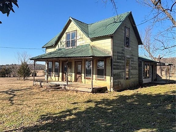 3rd image of 4711 Old Military Rd