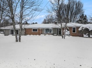 305 Kingswood Dr SE, Grand Rapids, MI 49506