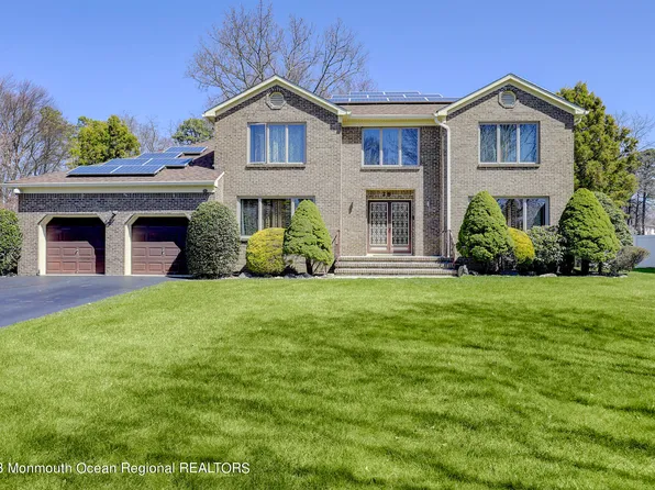28 Mohawk Lane, Manalapan, NJ 07726