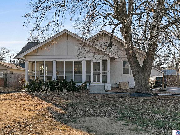 2nd image of 2351 S 40th St