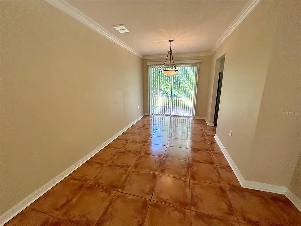 2 bed, 1.0 bath, 1241 sqft, $1,700 — Photo 4