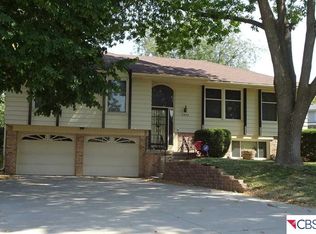 2802 Mars Cir, Bellevue, NE 68005